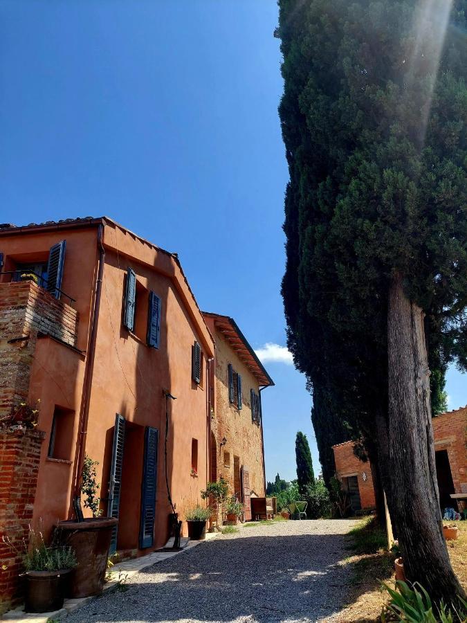 Casa Ezio Marchi - Due Appartamenti E Una Family Suite Bettolle Extérieur photo