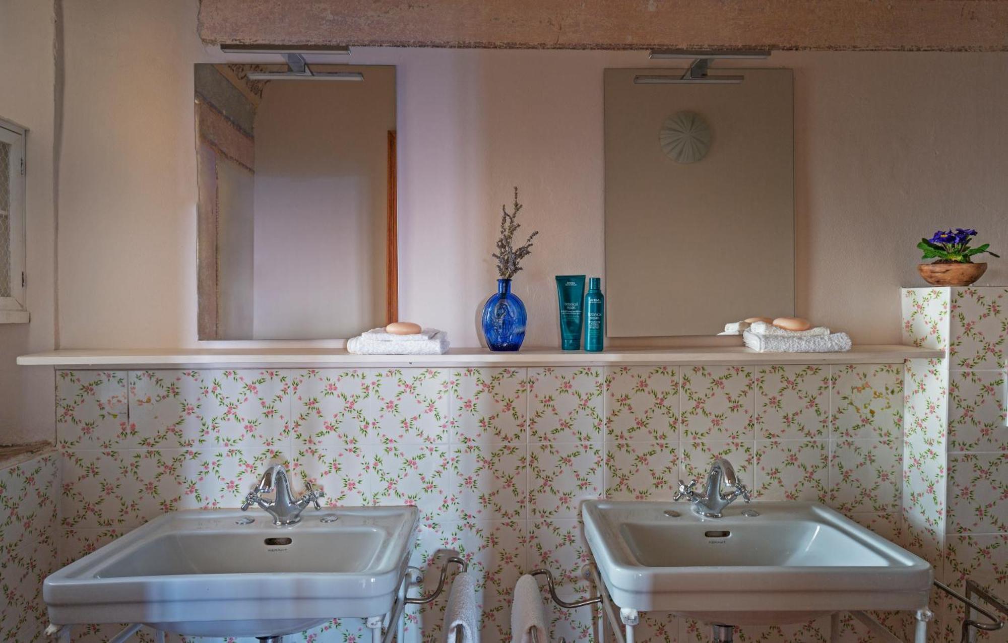 Casa Ezio Marchi - Due Appartamenti E Una Family Suite Bettolle Extérieur photo