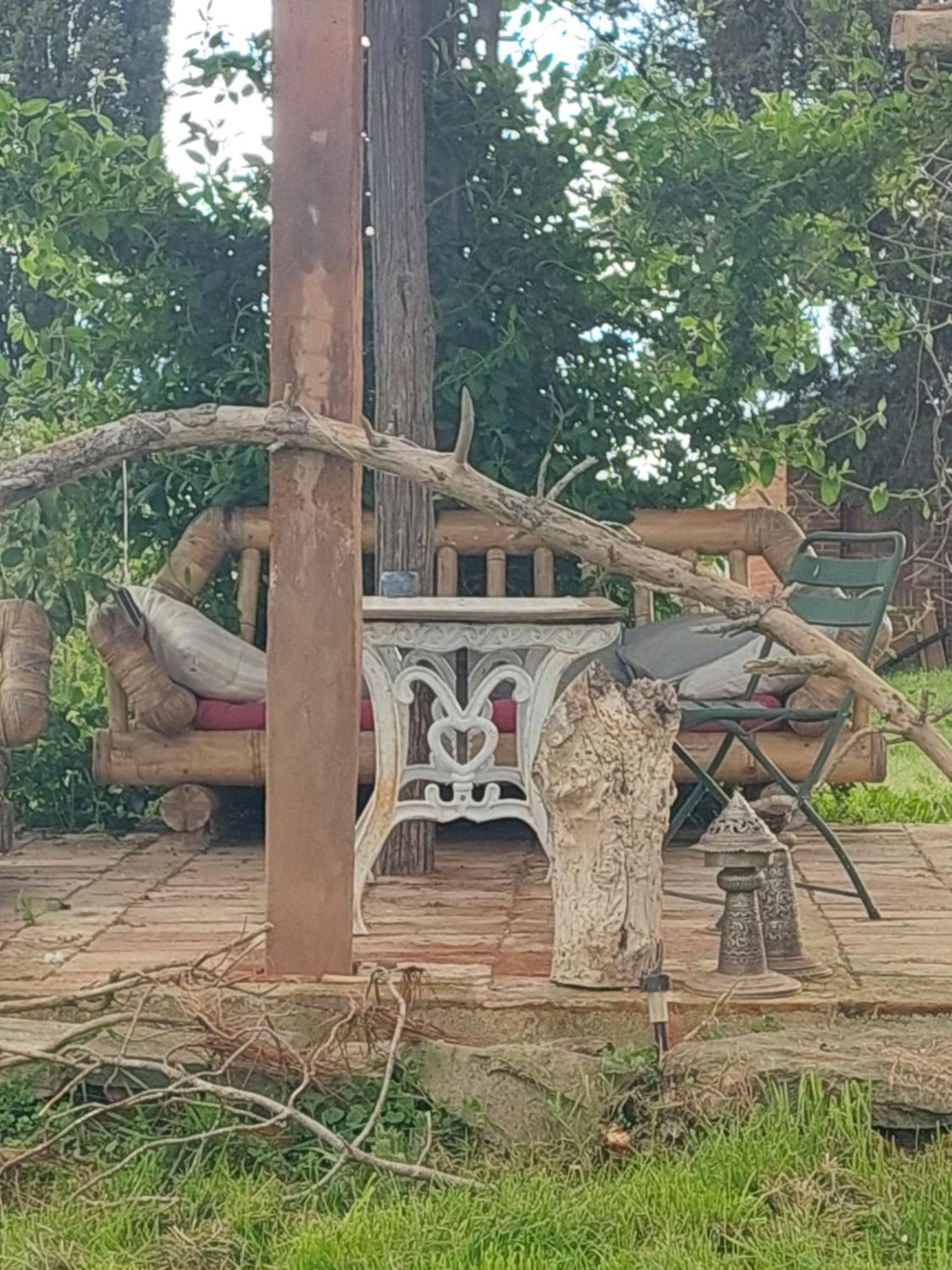 Casa Ezio Marchi - Due Appartamenti E Una Family Suite Bettolle Extérieur photo